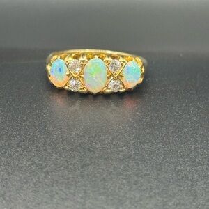 🔥 Victorian 18ct Gold Opal & Mine-Cut Diamond Ring Fiery 19th-Century Elegance